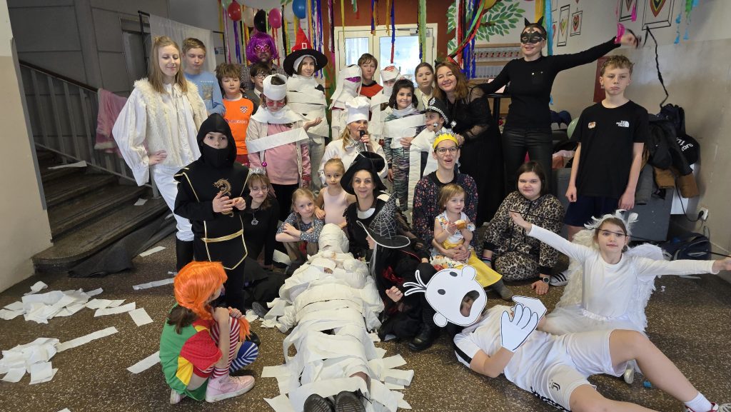 Bal Karnawałowy 2025 – taniec, śmiech i wspaniała zabawa!